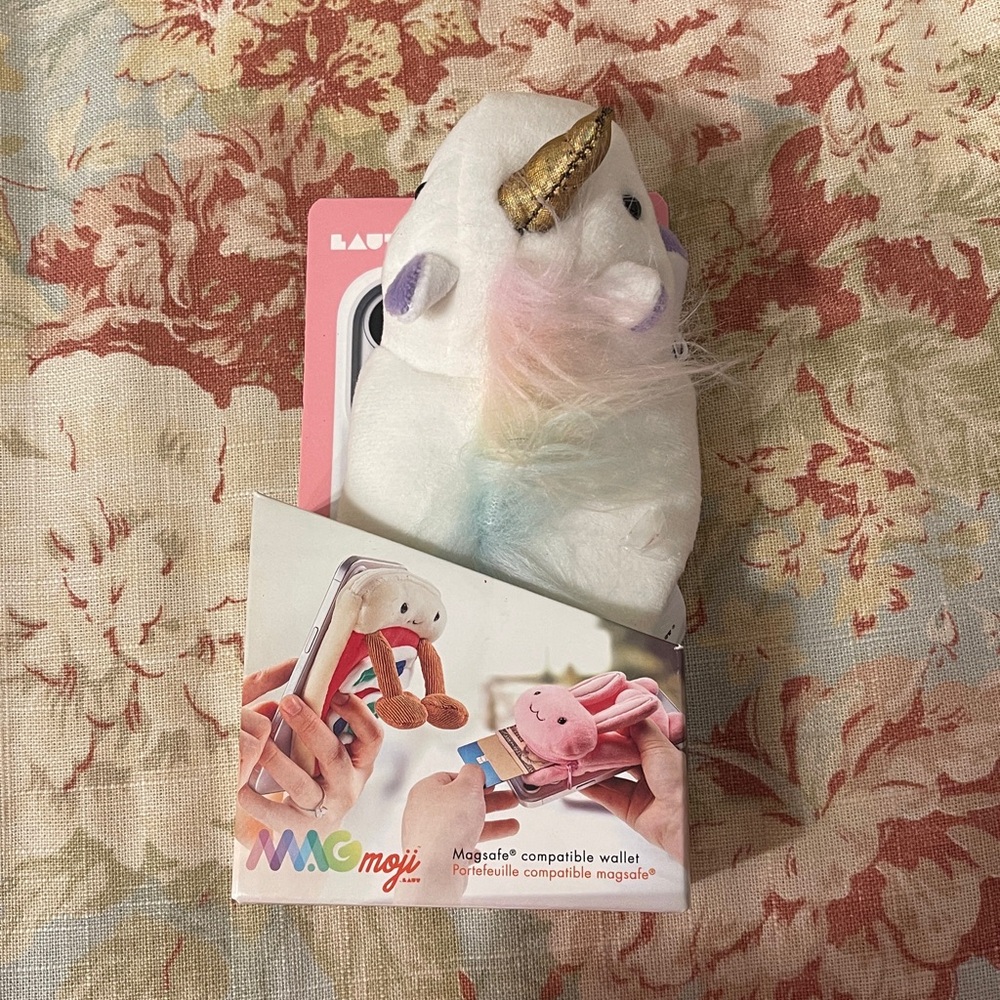 NEW Laut Unicorn Plush Phone Wallet MagSafe Compatible 🌺 - Picture 3 of 5